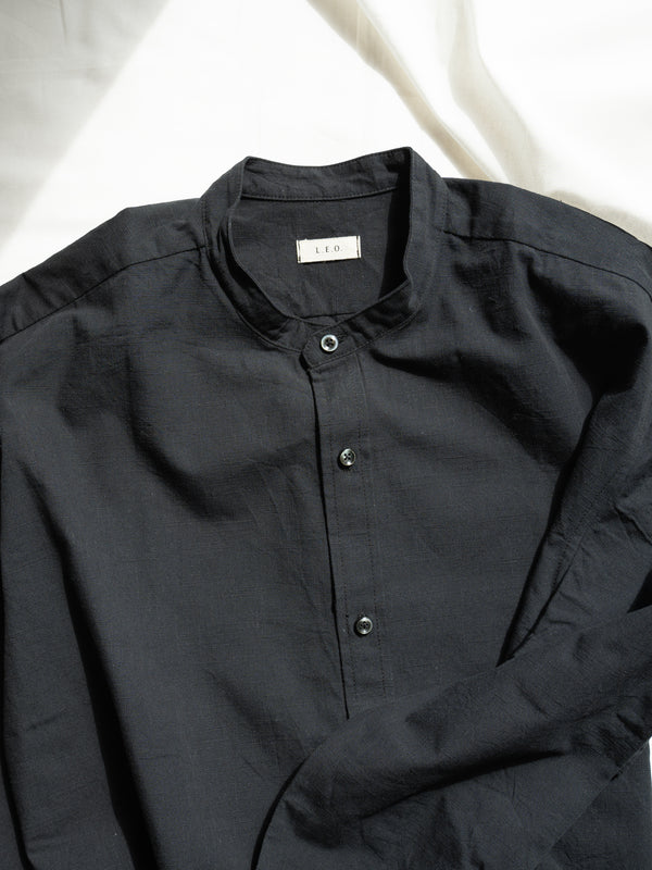 UNISEX / BLACK WIDE SHIRT