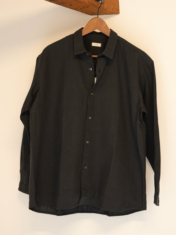 UNISEX / BLACK WIDE SHIRT