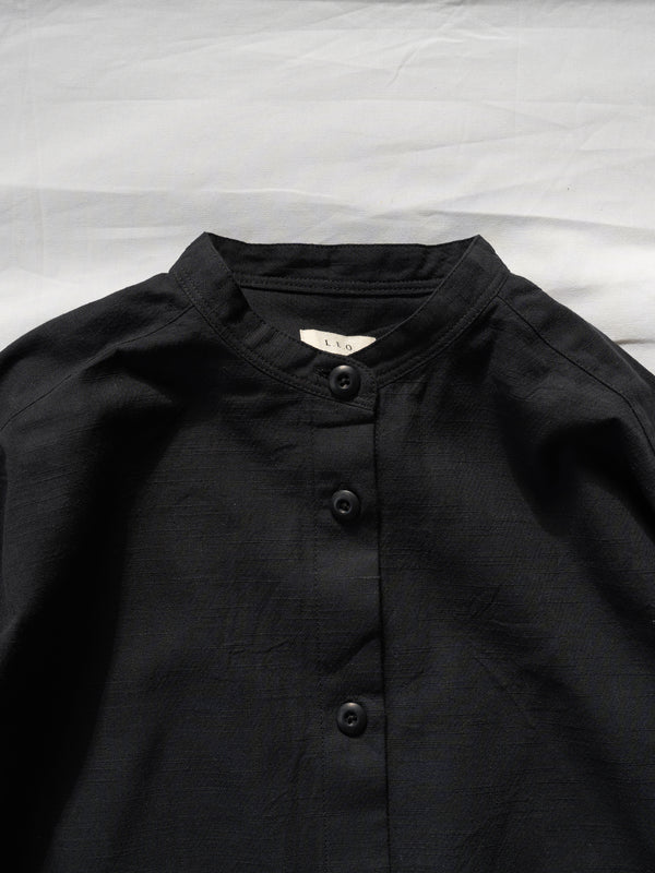 WOMEN'S / BLACK DRESS SHIRT