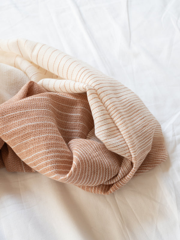 SMALL / ORGANIC COTTON STOLE - BENGARA-DYED